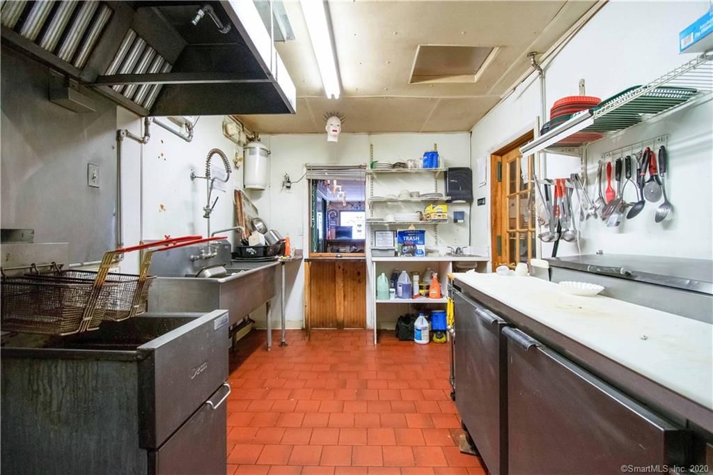 112 Spring St, Enfield, CT 06082